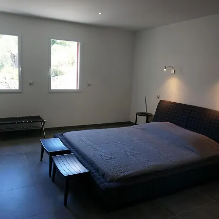 Cosy Country House With Private Pool Villa *